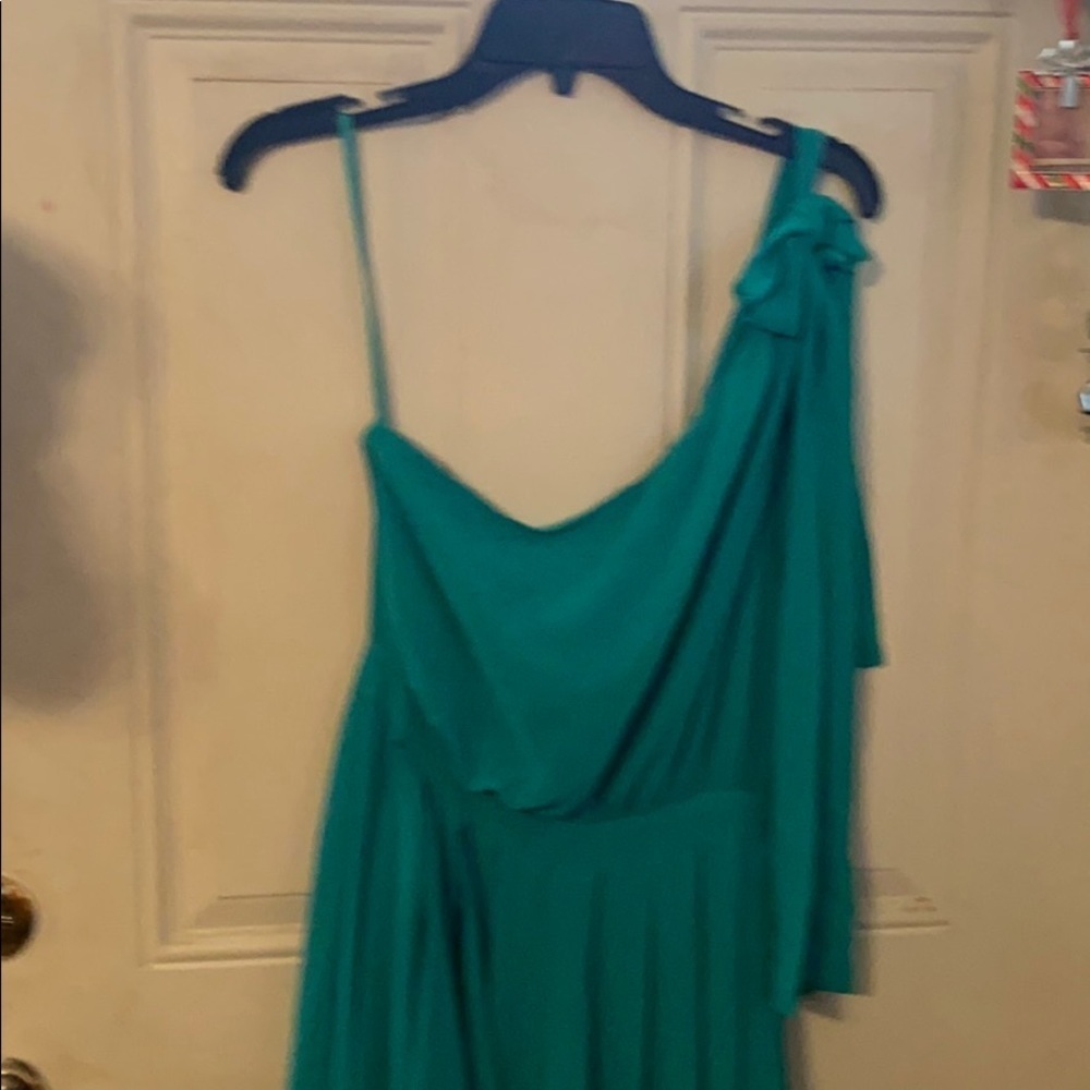 - Eva Mendes evening gown green